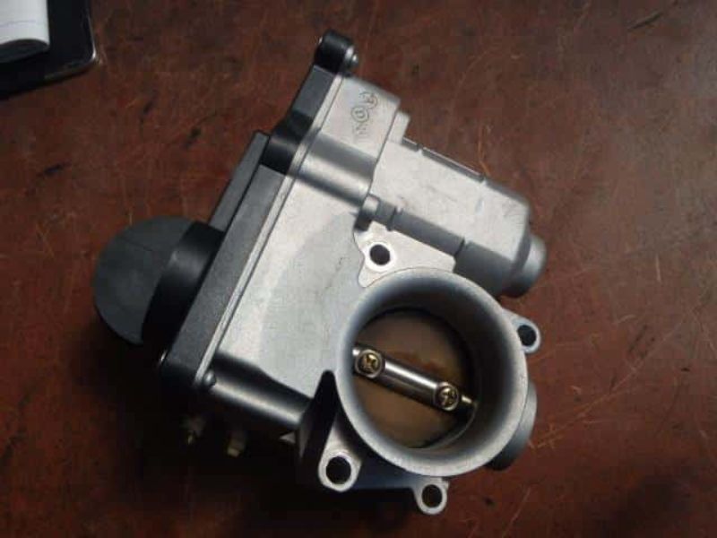 CR12 Throttle Body for Nissan thumbnail