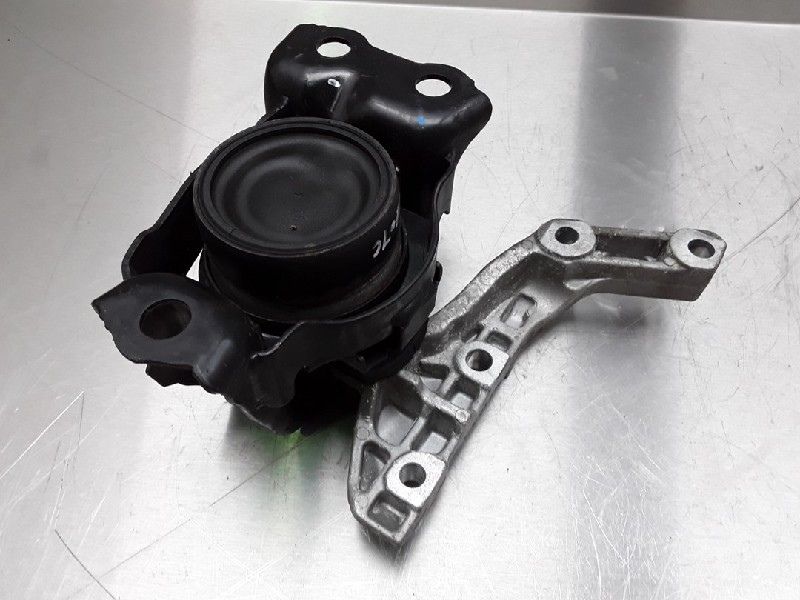 Engine Mount for Nissan March